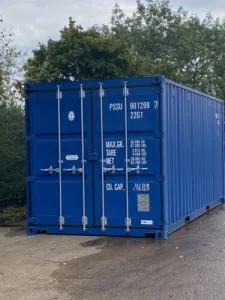 20-Fuß-Seecontainer neu, blau oder grün.