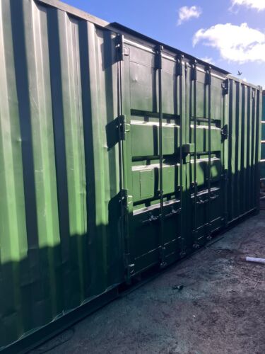 20' x 8' x 8'6" Shipping Container mit Seitentür, neu gestrichen, mit Schlossbox