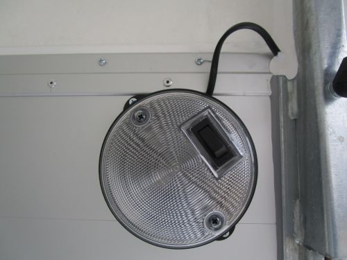 Debon C 500 Kofferanhänger – Sandwich + POLYBUG/-DACH, Verkaufsklappe, Pullmann2-Fahrwerk, 100 km/h – Bild 4