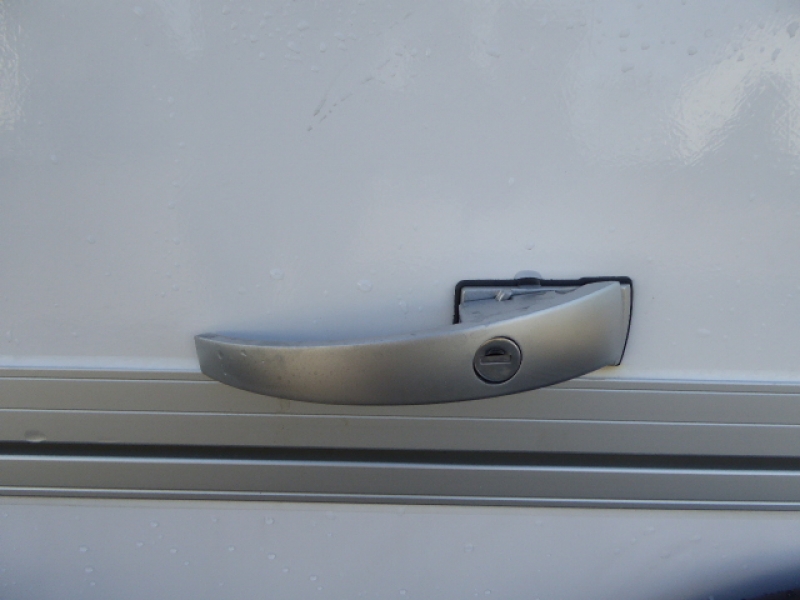 Debon C 500 Kofferanhänger – Sandwich + POLYBUG/-DACH, Verkaufsklappe, Pullmann2-Fahrwerk, 100 km/h – Bild 6