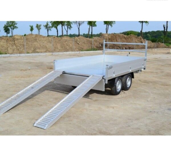 Debon PW2.3 – Hydraulischer Dreiseitenkipper TRIBENNE