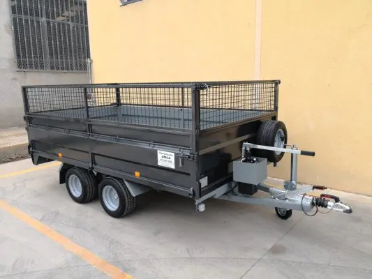 Hydraulischer Kippanhänger mit 2 Achsen – 3000 x 1800 x 500, Räder unter dem Chassis